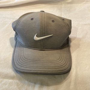 Nike gray golf hat